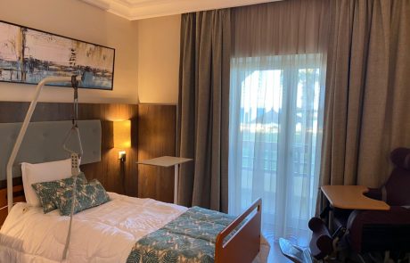champbre_medicalise_resortsousse chambre avec lit médicalisé resort sousse